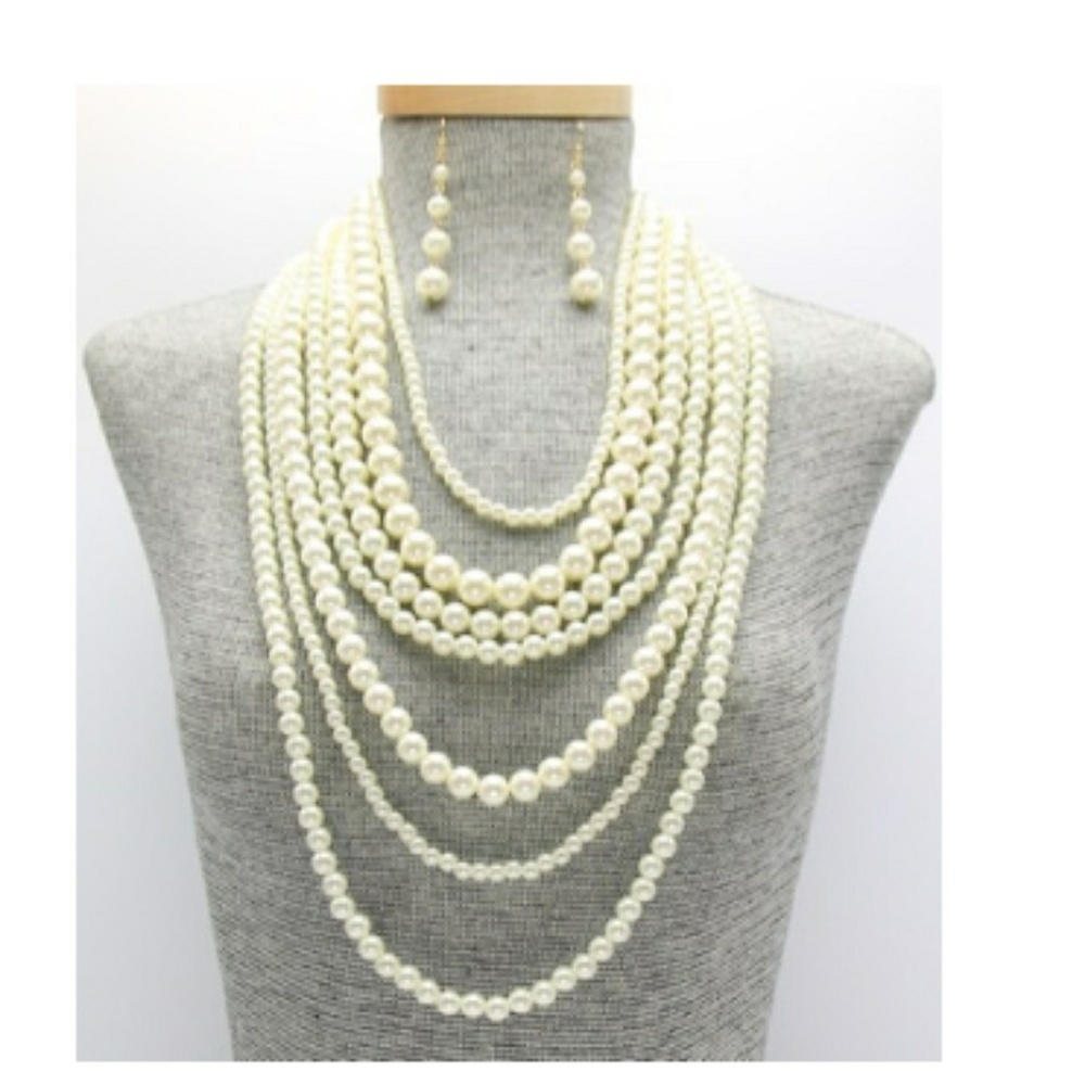 Pearl statement necklace set